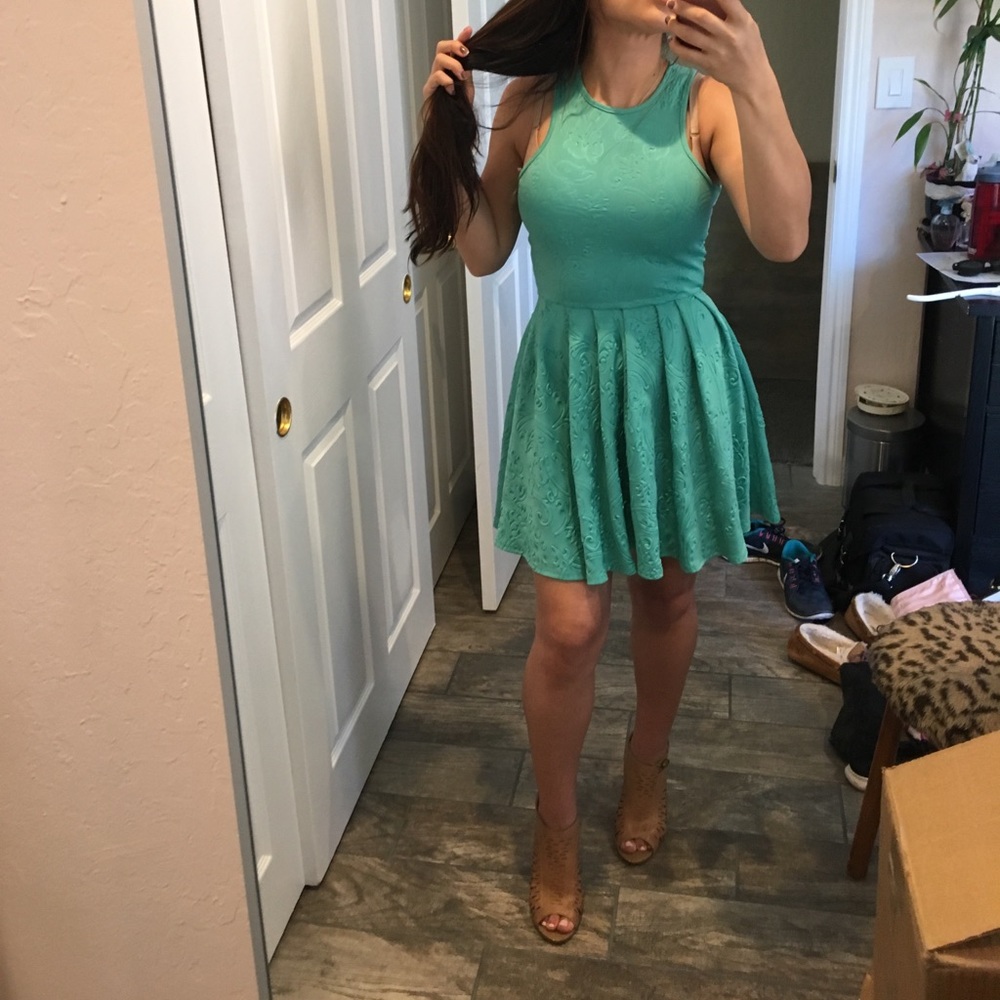 Dress 👗 teal stamped raised BEAUTIFUL 🔥👌🏼